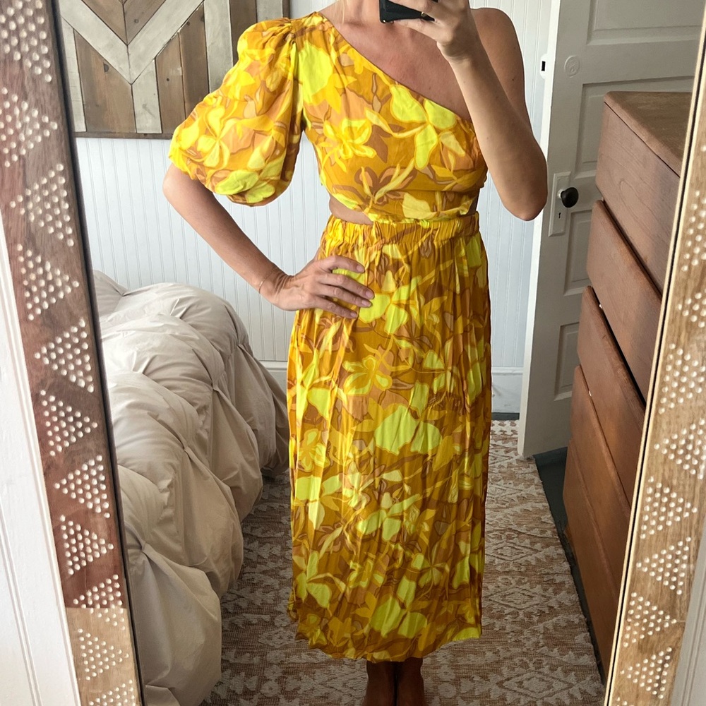 Olivaceous one shoulder midi dress in size medium.